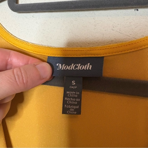 Modcloth Golden Yellow Velvet Short Sleeve Maxi Dress Size Small - Picture 4 of 7